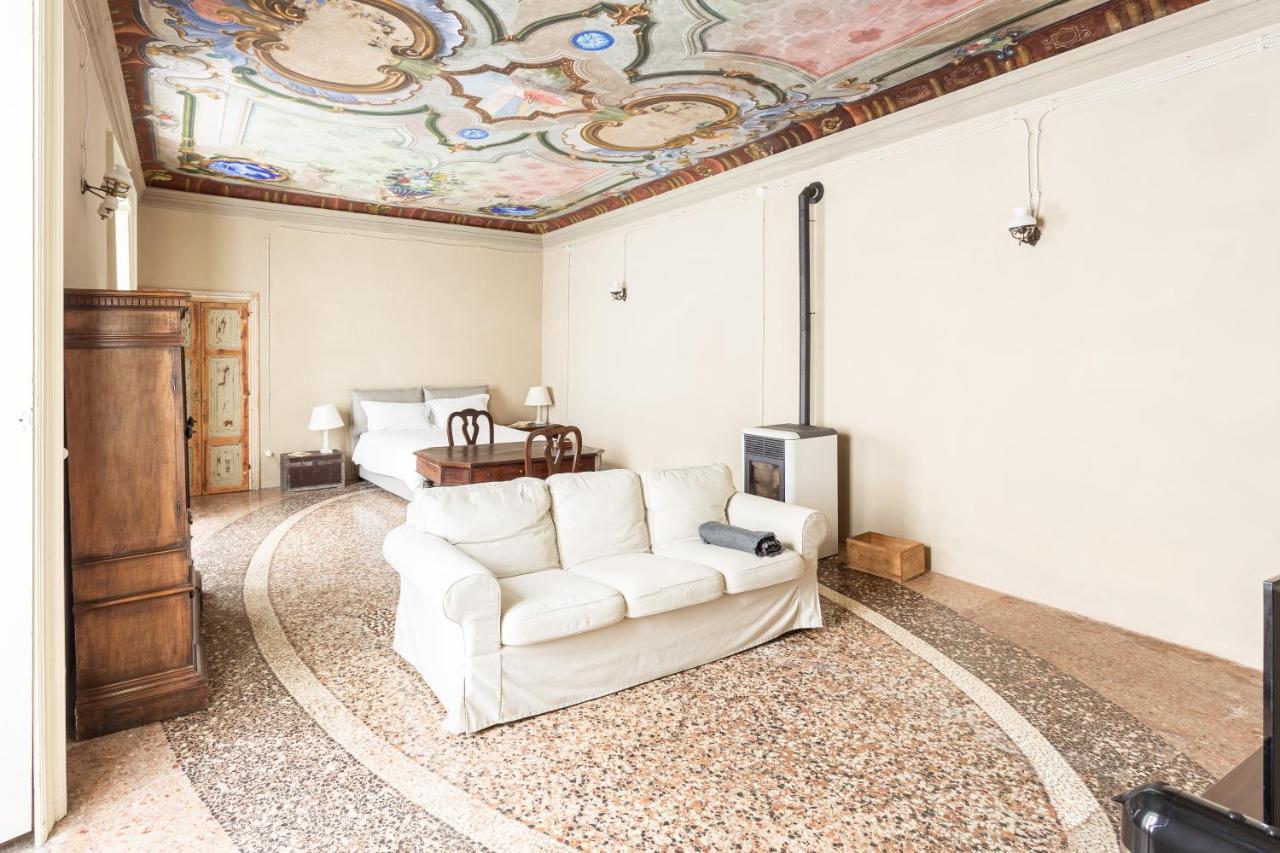Ferienwohnung Palazzo Mia By Icasamia It Castello Cabiaglio Exterior foto