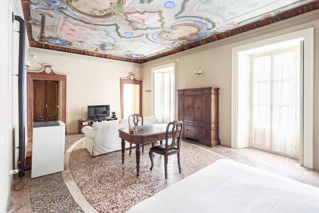 Ferienwohnung Palazzo Mia By Icasamia It Castello Cabiaglio Exterior foto