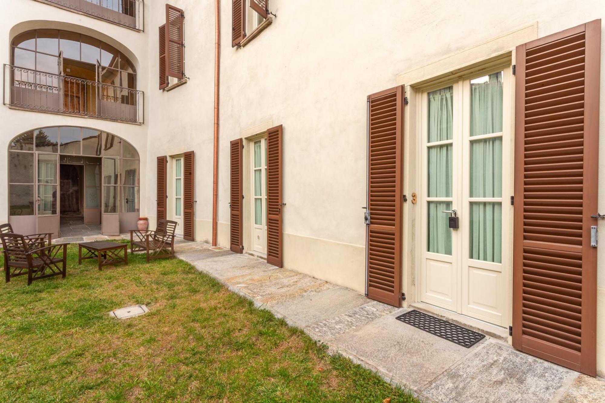 Ferienwohnung Palazzo Mia By Icasamia It Castello Cabiaglio Exterior foto